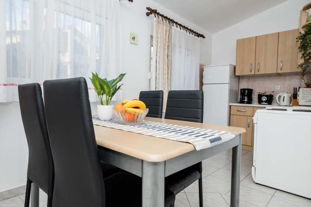 Apartment Luka *