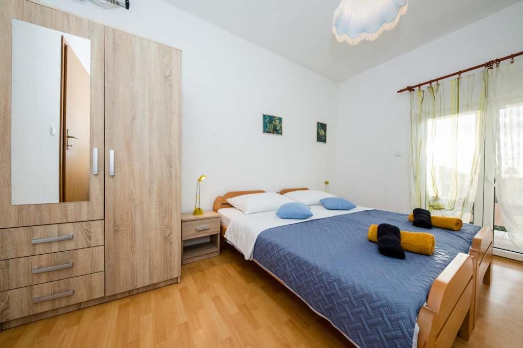 Apartment Luka Banjol