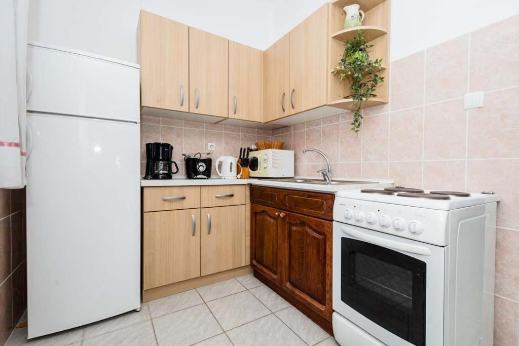 Apartment Luka Banjol