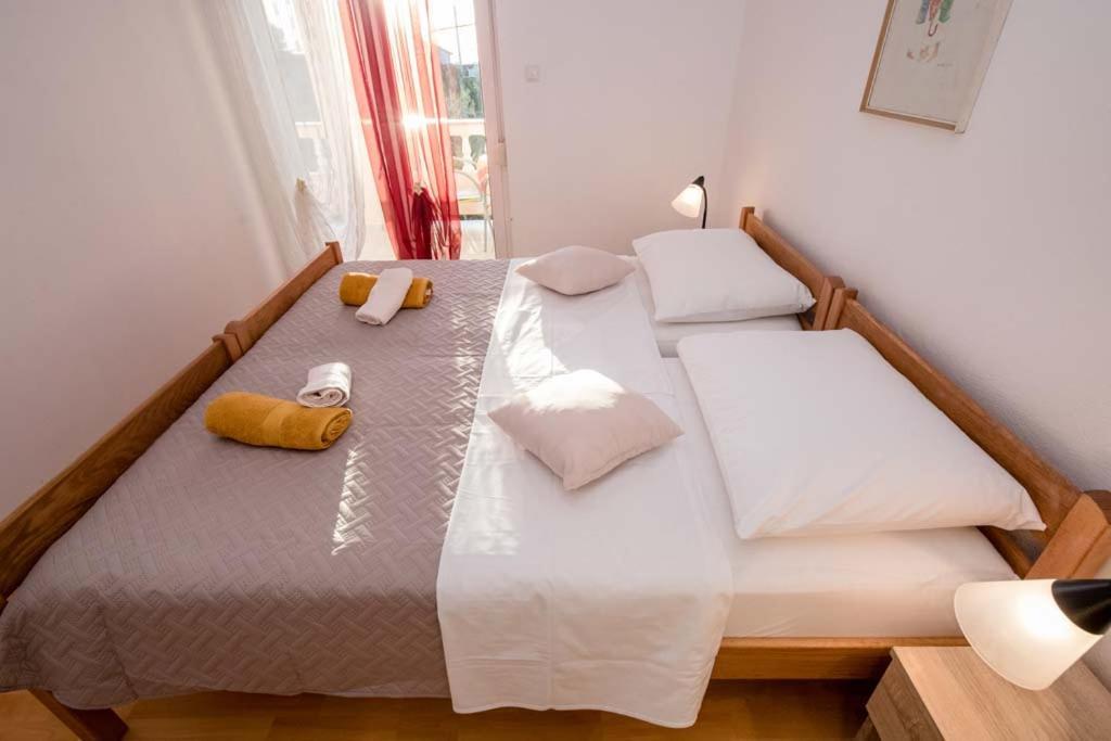 Luka Apartment *