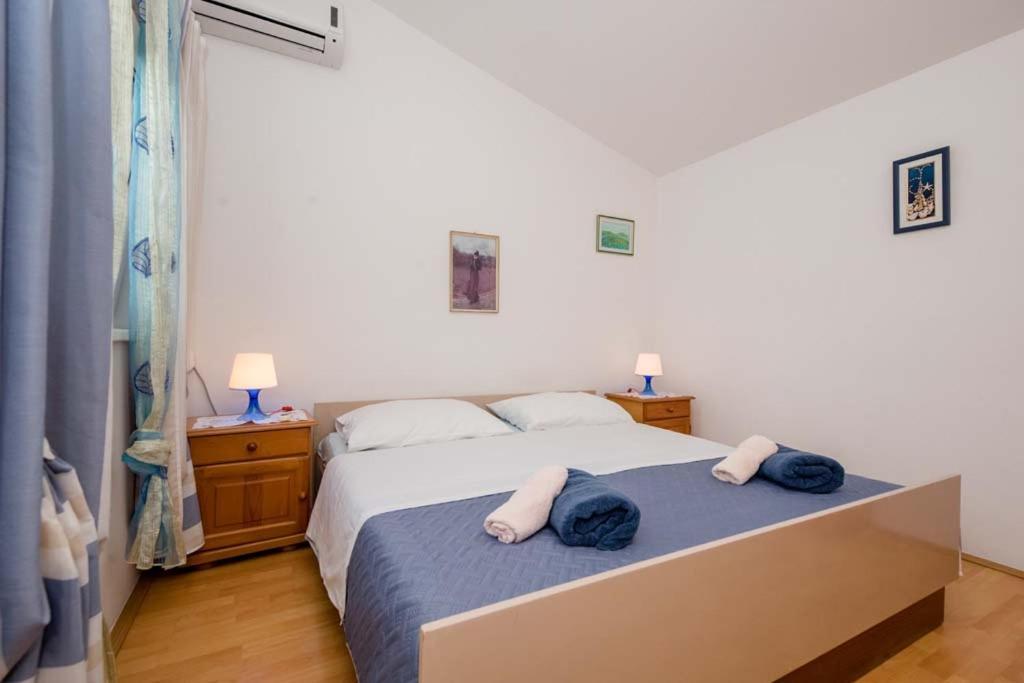 Apartment Luka Banjol