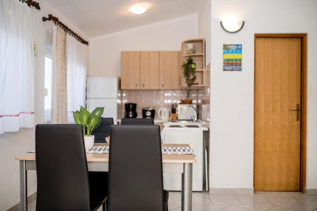 Luka Apartment Banjol